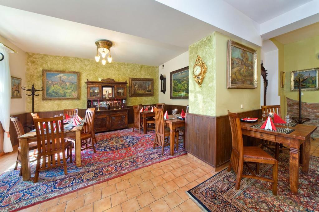Hotel U Ruze Kutná Hora Buitenkant foto